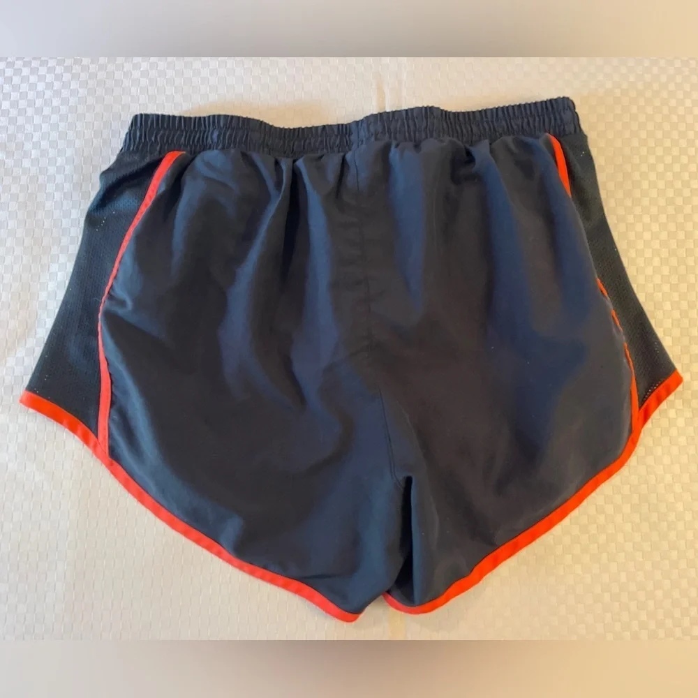 Under Armor black w/orange trip lined 3” inseam women’s running shorts. Size S. - Picture 6 of 7